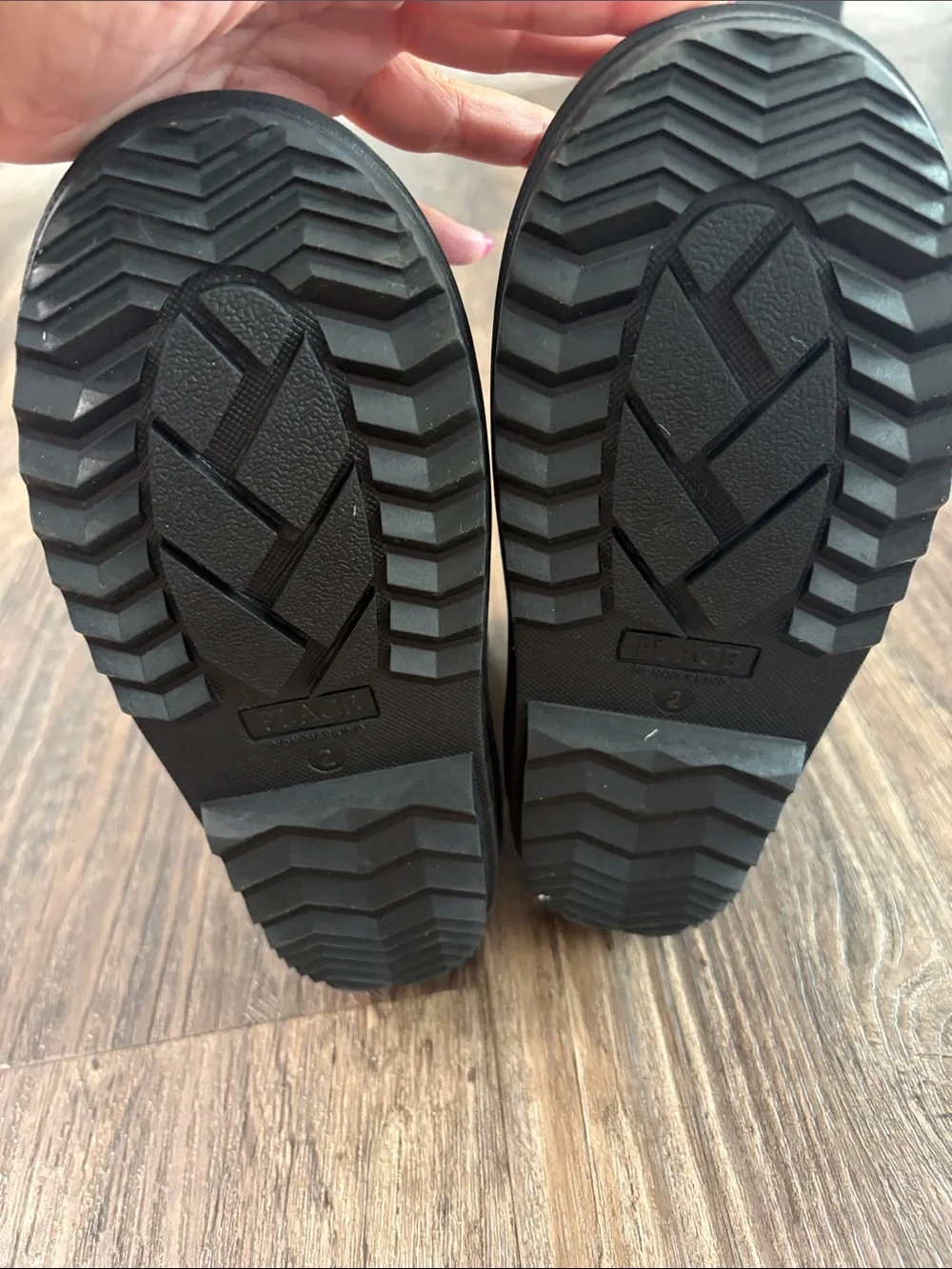 The Children's Place Black Kids Winter Boots with Velcro Straps